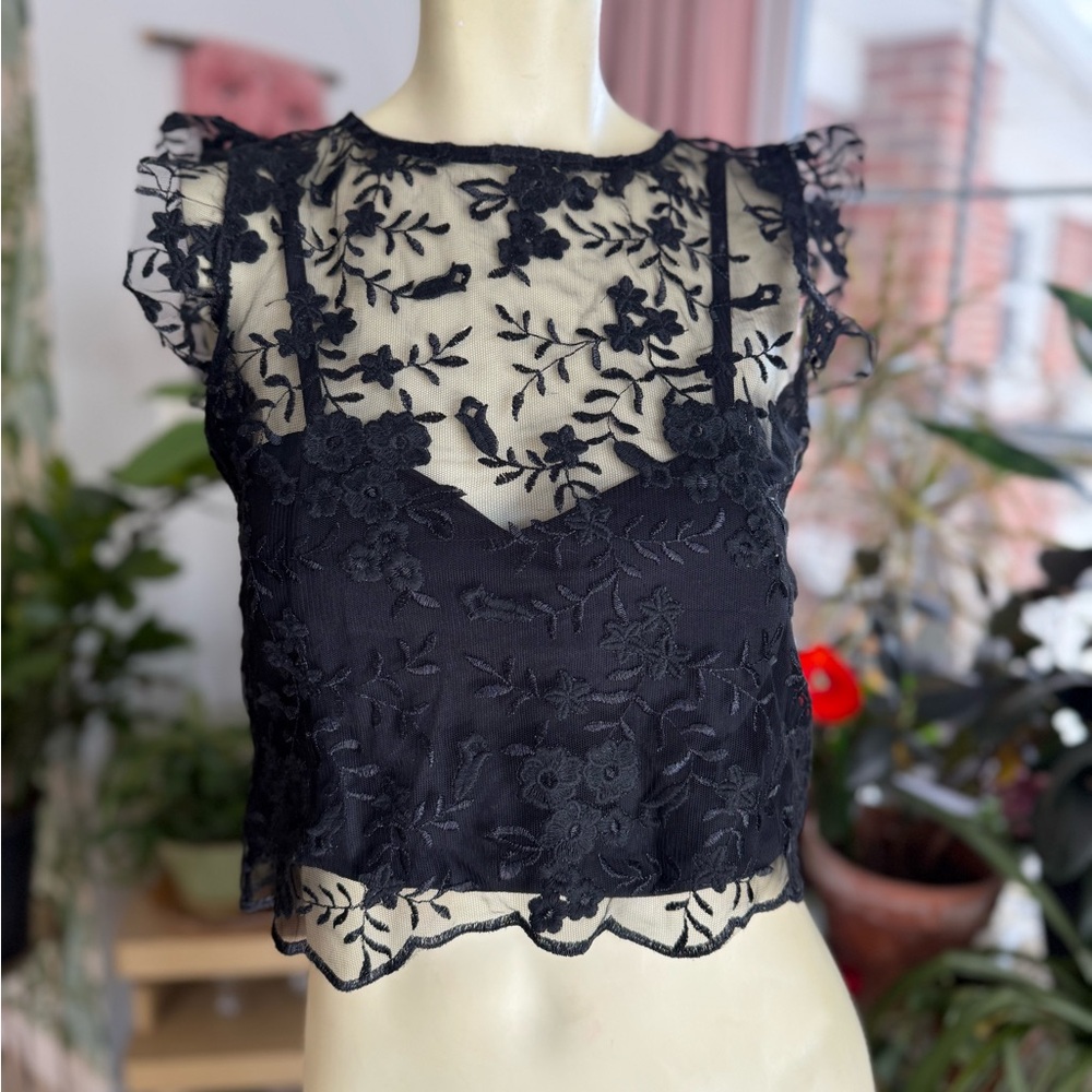 Nuna Lie Black Lace Cropped Blouse – Small – Made in Italy